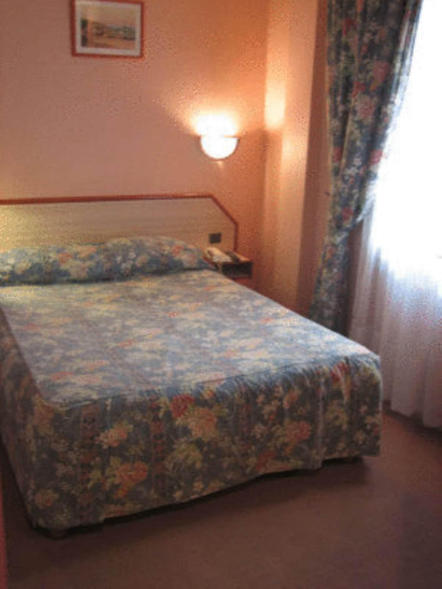 Hotel Aladin Paříž Exteriér fotografie